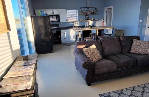 Glendo Cottage | Pet-Friendly Haven for Outdoor & Recreation Lovers