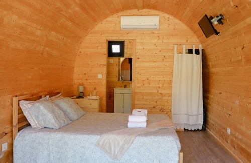 Campo de Gerez Bed & Breakfast | Relax at Outeiro do Moinho: Pool, Hot Tub & Breakfast Included