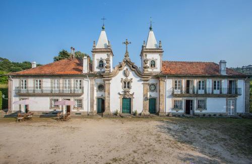 Tuias House | Elegant Outeiro Tuías - Manor House with Oceanfront Pool