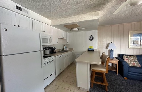 Kill Devil Hills Hotel | Beachfront Retreat at Outer Banks Beach Club with Pool & Spa
