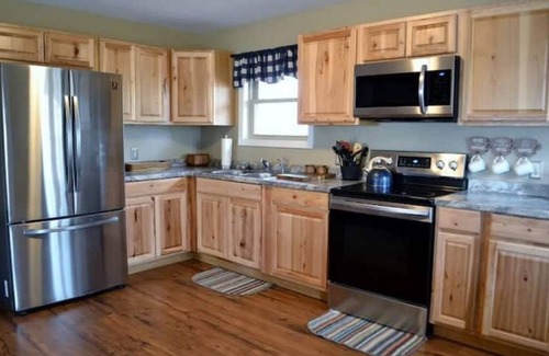 Bluewell Cabin | Unforgettable Stays at Outlaw Acres with Spa & Hot Tub