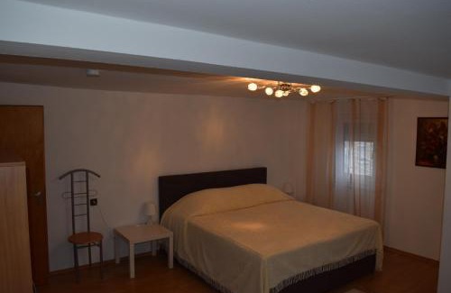 Metzingen Apartment | Family-Friendly Outlet Fewo Metzingen with Pet Amenities