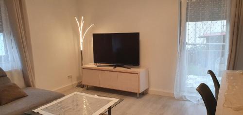 Metzingen Apartment | Family-Friendly Outletcity Ferienwohnung - Top-Rated Escape