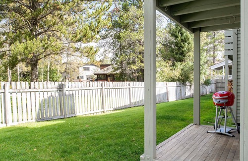 Moose Wilson Road Condo | Experience Outpost: Balsam Lodge A1 with Kitchen & Breakfast