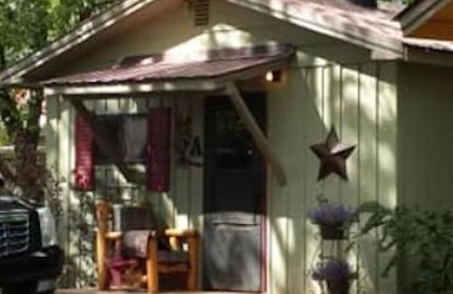 Lewis Hotel | Pet-Friendly Retreat at Outpost Motel on the River
