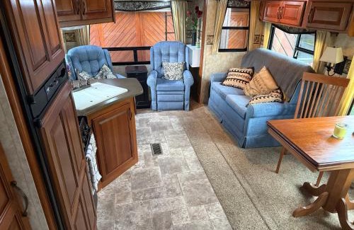 Te Anau House | Outpost RV Accomodation Fiordland