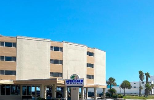Ormond Beach Resort | Relax at Outrigger Beach Club Resort with Oceanfront Views