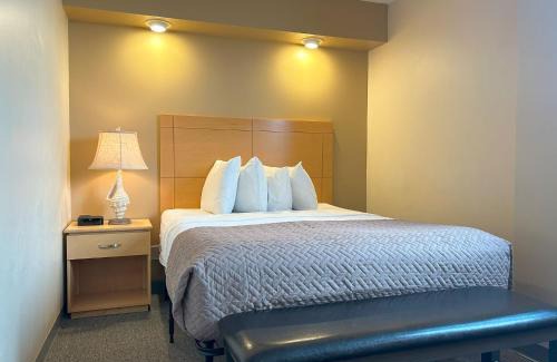 Ormond Beach Resort | Relax at Outrigger Beach Club Resort with Oceanfront Views