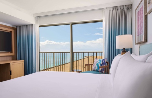 Waikiki Hotel | Experience OUTRIGGER Reef Waikiki Beach Resort: Pet Friendly & Ocean View