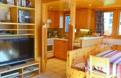 St. Luc Apartment | Spacious 2-Storey Attic Flat with Balcony for 8 Guests