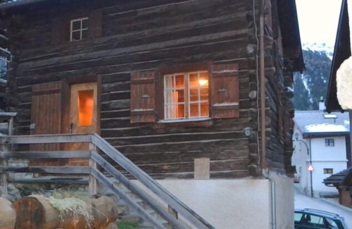 St. Luc Ski Chalet | Charming 3-Storey Chalet in the Heart of Old Village