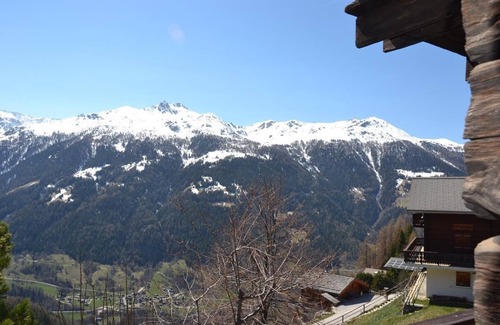 Saint-Luc Ski Chalet | Charming Chalet with Terrace & Garden in Village Center