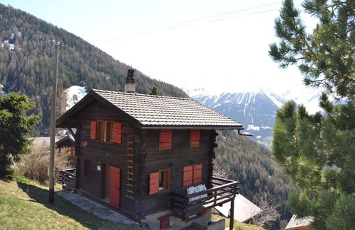 Saint-Luc Ski Chalet | Charming Chalet with Terrace & Garden in Village Center