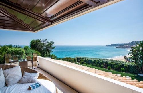 Olhos D'Agua Villa | Elegant Villa Agua Grande Deluxe with Ocean Views & Gym