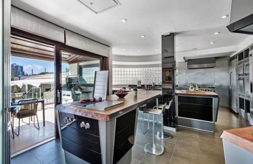 Olhos D'Agua Villa | Elegant Villa Agua Grande Deluxe with Ocean Views & Gym