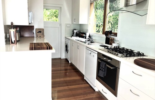 Boat Harbour Beach House | Premier Oceanfront Retreat: White House Tasmania, Boat Harbour