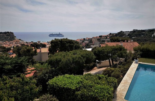 Cassis Villa | Indulge in Poolside Relaxation at Cassis, France