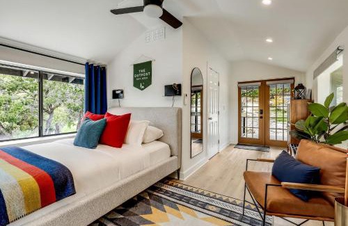 Leander House | Outstanding Modern Cabin with Spectacular Outdoor and Indoor Areas in Texas