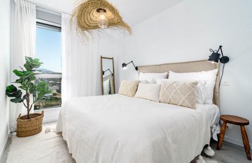 New Golden Mile Apartment | Relaxing Resort Flat with Pool & Gym Amenities
