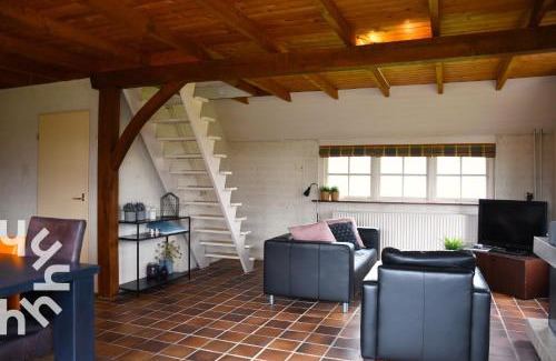 Ossenzijl House | OV606 - Beautifully located 6-person holiday home by the water with a large garden in Ossenzijl