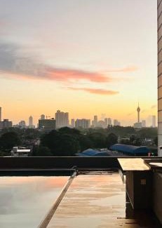 Borella Apartment | Oval View Residencies: Family-Friendly Retreat with Pool