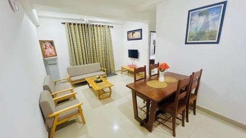 Borella Apartment | Oval View Residencies: Family-Friendly Retreat with Pool