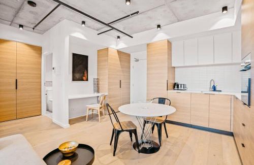 Footscray Apartment | Elegant Ovation Footscray Apartment with Pool & Parking