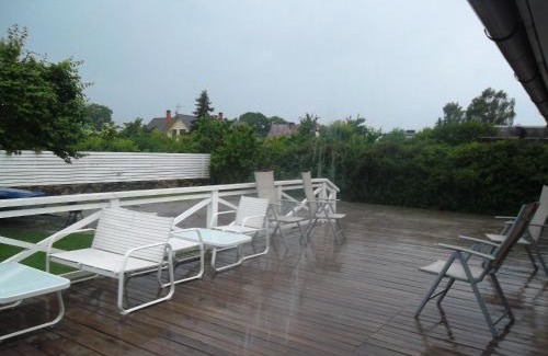 Kuressaare Bed & Breakfast | Ovelia B&B: Oceanfront Retreat with Family-Friendly Vibes