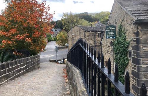 Ripponden House | Top-Rated Over The Bridge Guest House with Pet-Friendly Amenities