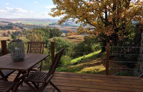 Underberg House | Family-Friendly Over the Edge Cottage with Kitchen Access