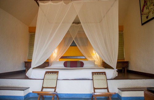 Poovar Hotel | Relaxing Getaway at Over The Hill with Pool & Spa Access