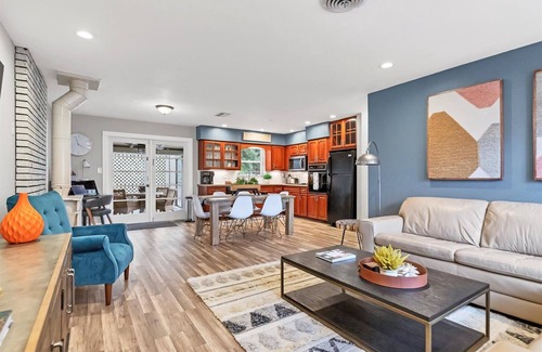 Ridge Wood Heights House | Relaxing Oceanfront Retreat with Spa & Hot Tub Amenities