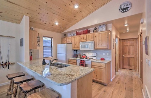 Heber House | Guest Rated 10/10: Overgaard Cabin with Grill & Deck