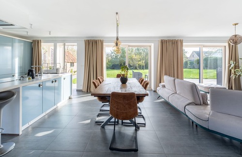 Overijse House | Elegant Overijse Residence with Family-Friendly Amenities
