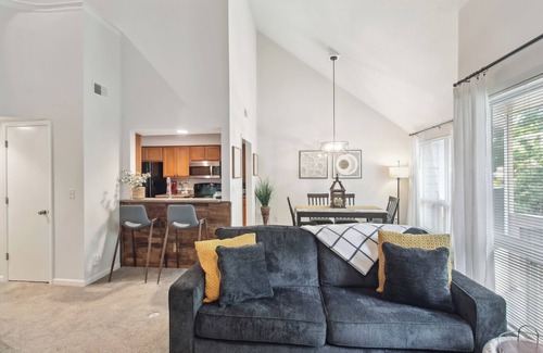 Overland Park Condo | Top-Rated Overland Park Condo Near Lakes & Parks
