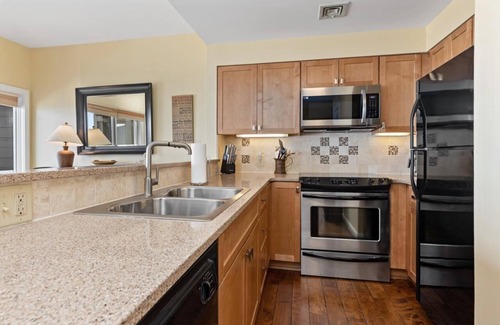 Nellysford Condo | Experience Overlook 43 with Unique Wintergreen Amenities