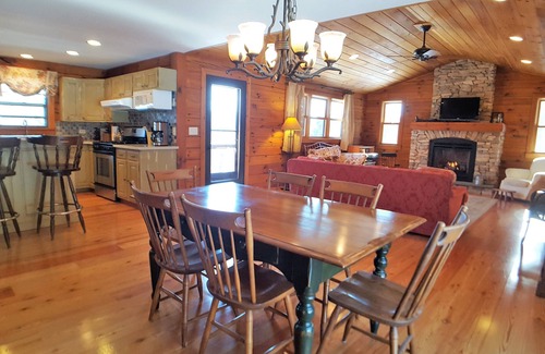 Town of Jerusalem Cabin | Tranquil Overlook Cabin with Lake View & Hot Tub Retreat