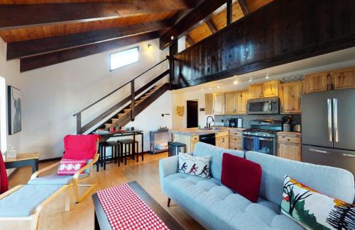 Tahoe Village Apartment | Family-Friendly Retreat at Overlook Nook for Memorable Stays