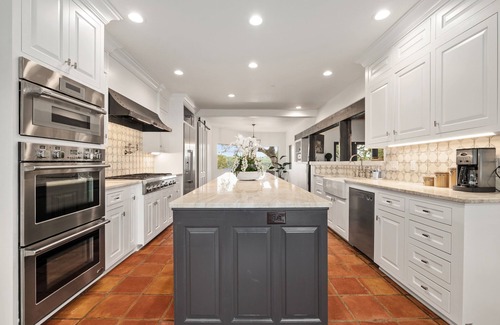 Austin House | Overlook Oasis: Breathtaking Views with Pool & Spa Access