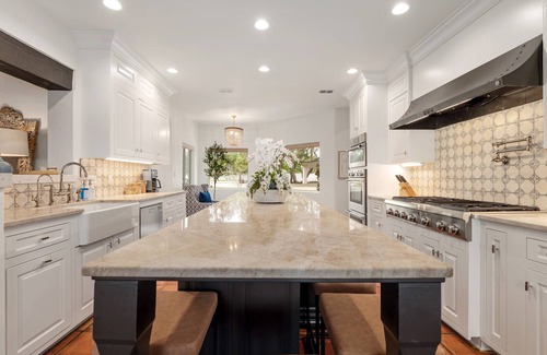 Austin House | Overlook Oasis: Breathtaking Views with Pool & Spa Access