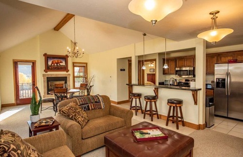 Pagosa Springs Condo | Idyllic Retreat Overlooking San Juan River - Guest Rated 9.8