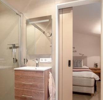 Broekheurne House | Experience Overnachting Vanjewelste with Complimentary Breakfast