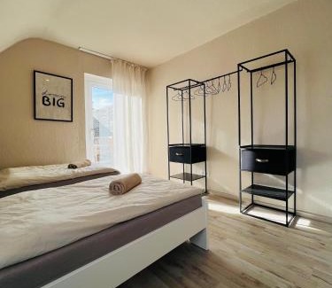 Misburg - Nord Apartment | Overnight Apartment No1 with Rooftop Terrace & Kitchen
