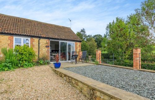 Crewkerne House | Pet-Friendly Retreat at Overshot - Uk45388 with High Ratings