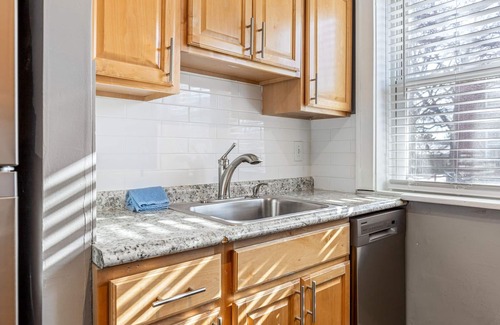 St. Louis Apartment | Spacious 2 Bedroom Apartment in South City, Rated 9.8/10!