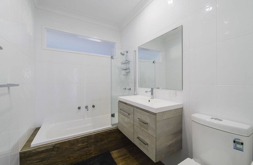 Crescent Head House | Stylish Executive Retreat with Ocean Views and Great Amenities