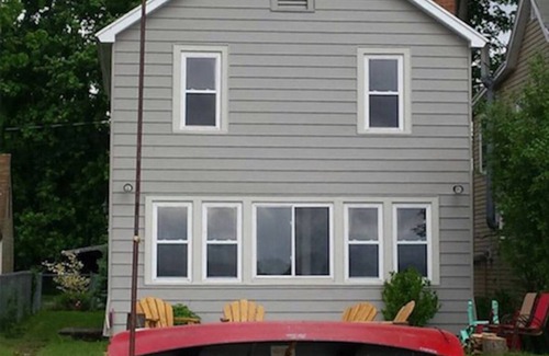 Auburn House | Lake House Getaway with Pool and Central Air - Guest Rated 9.8