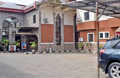 Lagos Apartment | Relax at Owee Suites: 4-Star Pool & Spa Experience