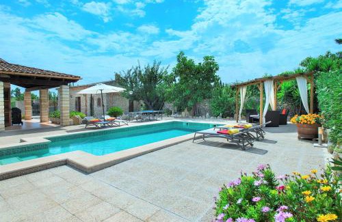 Campanet Villa | Rustic Owl Booking Villa Gabelli with Scenic Views & Pool