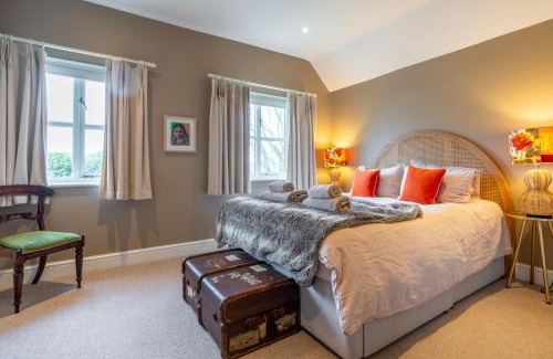 Burnham Market House | Pet-Friendly Owl Cottage Woodside for Family Getaways